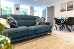 Stylish & Contemporary 2-Bed Townhouse - Parking - Wi-Fi - Netflix